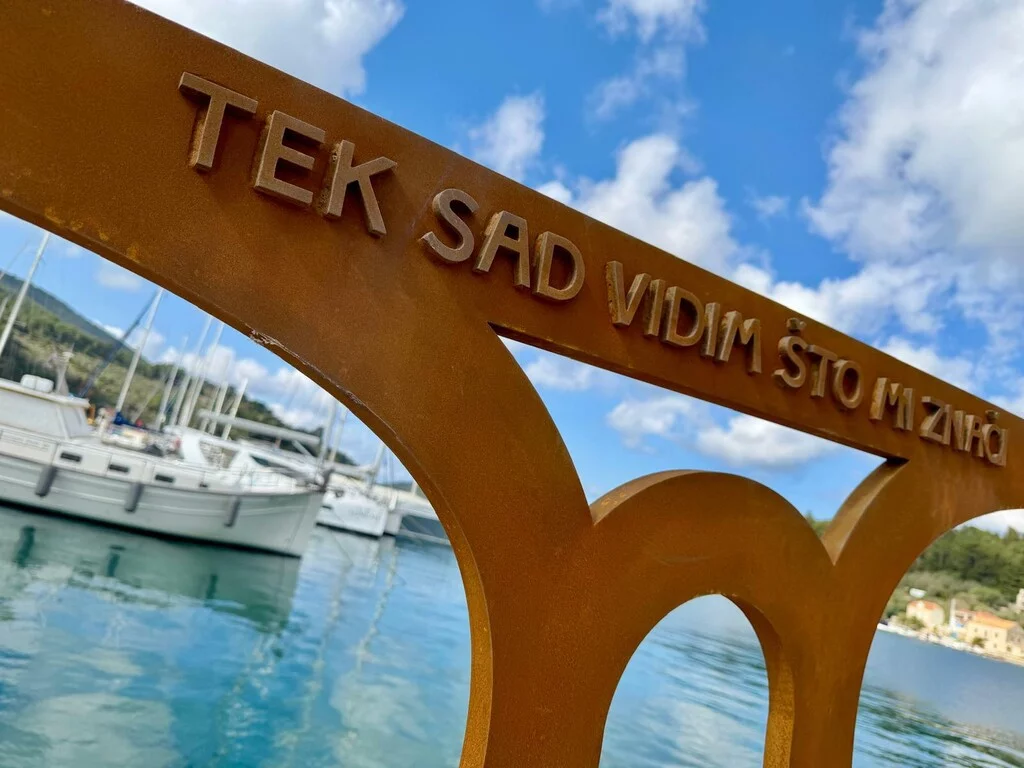 Skulptura naočala - 3
(Foto: Saša Prižmić)